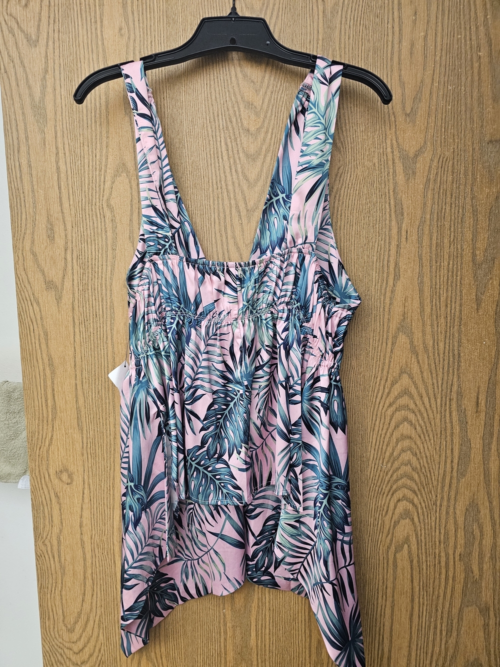 AKIRA Pink Tropical Leaf Tank